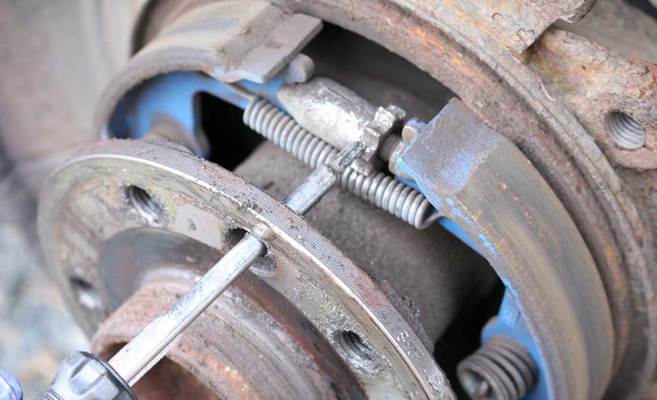 How To Adjust Emergency Brake On Disc Brakes? 