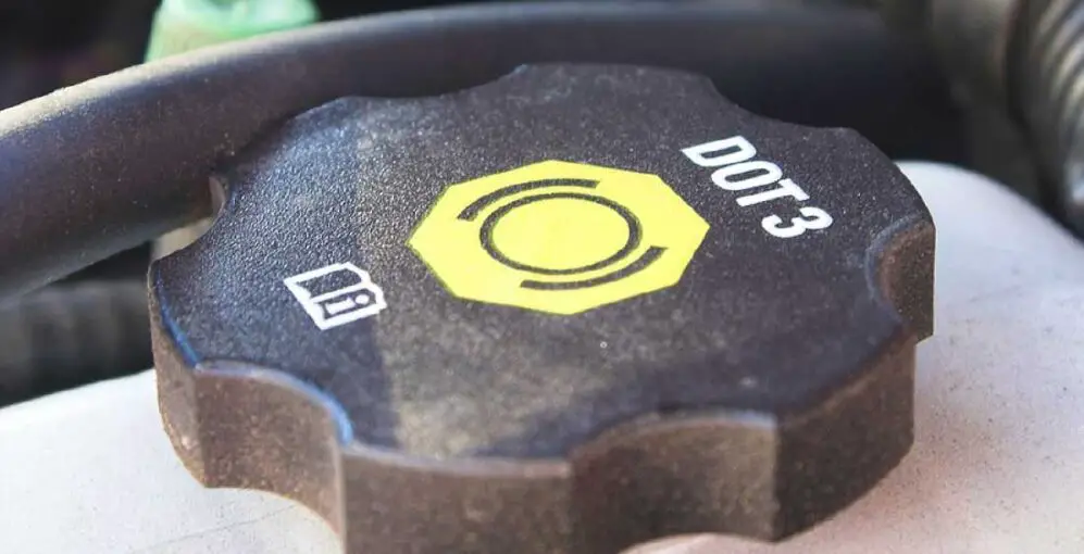 Dot 3 Vs. Dot 4 Brake Fluid Brakes Hub Safety Power Durability